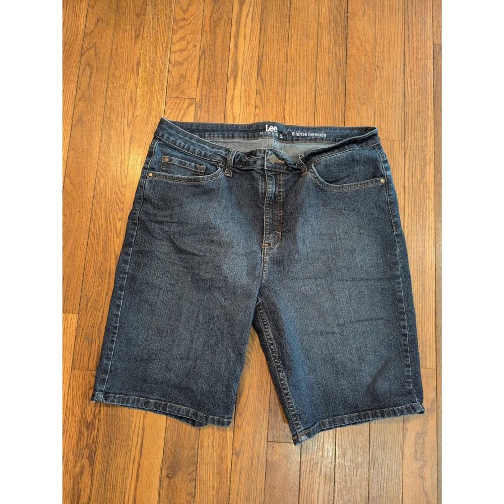 Lee Riders Womens Midrise Bermuda‎ Shorts Dark Wash Blue Denim Stretch Size 35